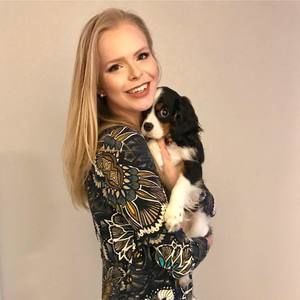 Meet your Posher, Caroline